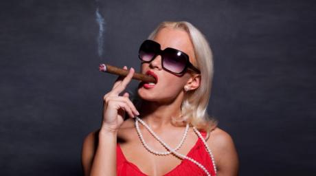 Related - Een sigaar roken tijdens uw escort boeking